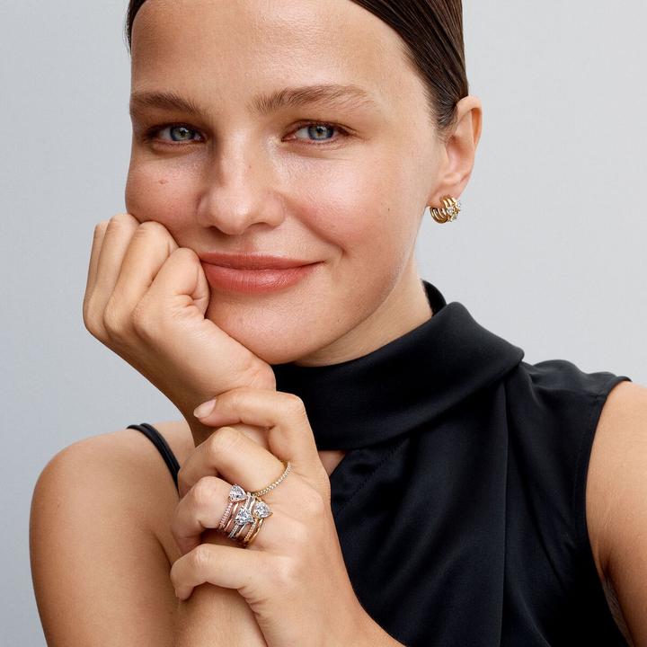 Produktbild Pandora Triple heart hoop Earrings Triple heart hoop Earrings (Metall, Vergoldet)