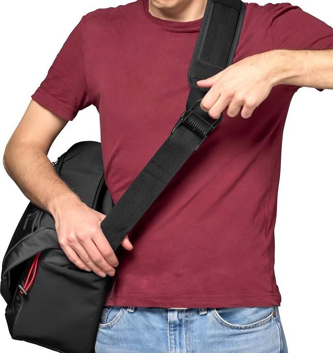 Actual product image Manfrotto Advanced Messenger M III (Camera shoulder bag, 16 l)