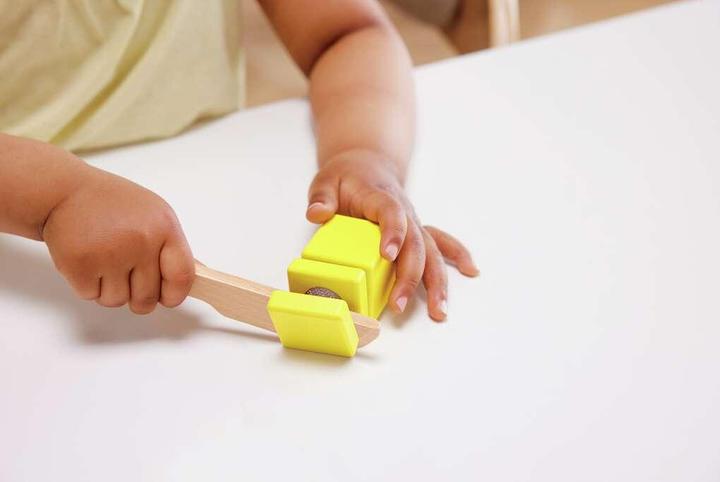 Actual product image Hape Kling pop-up toaster set