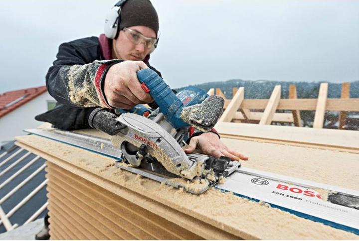 Produktbild Bosch Professional Handkreissäge GKS 55+ GCE, im Karton