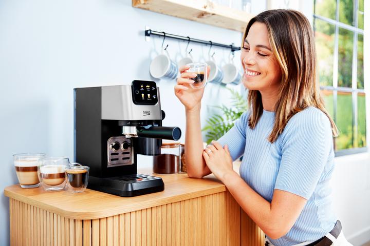 Actual product image Beko CEP5304X CaffeExperto Semi Automatic Espresso Coffee Machine with Integrated Milk Jug