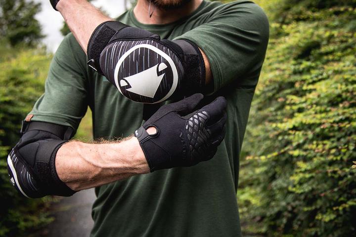 Actual product image Endura SingleTrack Elbow Protectors II (M, Elbow protectors, Unique specimen)