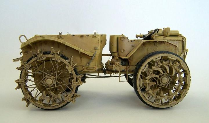 Immagine prodotto Plus Model Trattore d'artiglieria Pavesi P4