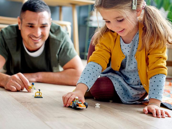 Actual product image LEGO Race car (60322, LEGO City)