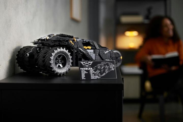 Image du produit LEGO Batmobile Tumbler (76240, LEGO DC, LEGO difficiles à trouver)