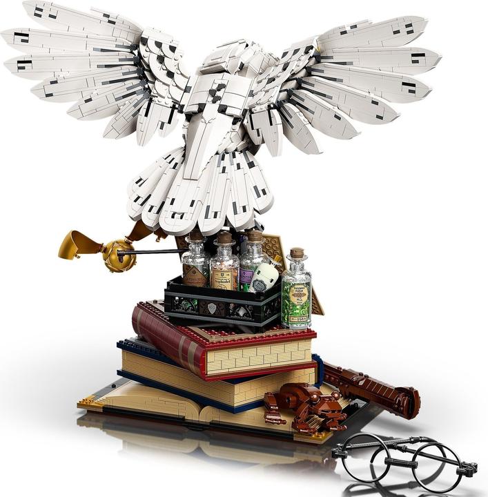 Actual product image LEGO Hogwarts Icons - Collector's Edition (76391, LEGO Harry Potter, LEGO Rare Sets)