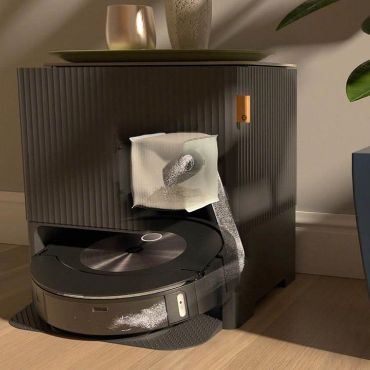 Actual product image iRobot Roomba Combo j9+ (Vacuum mopping robot)