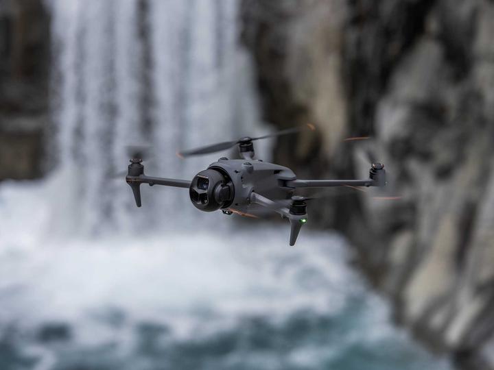 Produktbild DJI Mavic 4 Pro 512GB Creator Combo (DJI RC Pro 2) (1063 g, 100 Mpx)