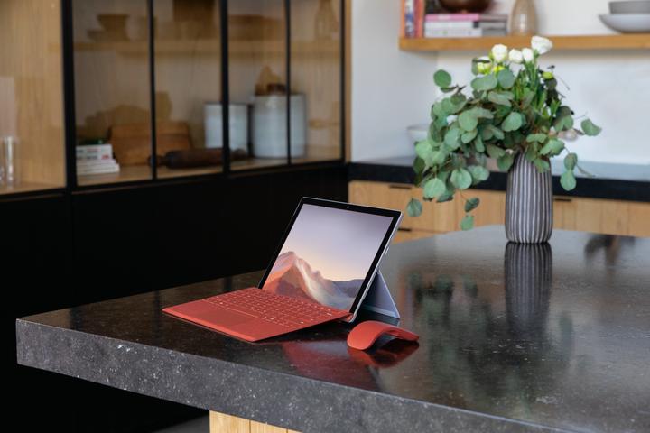 Produktbild Microsoft Type Cover Pro (CH, Surface Pro (2017), Microsoft Surface Pro 3, Microsoft Surface Pro 4)