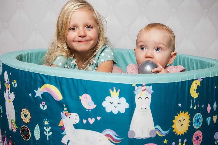 Produktbild Knorrtoys Bällebad soft - "Unicorn petrol" - 150 balls grey/white/transparent (7 cm)