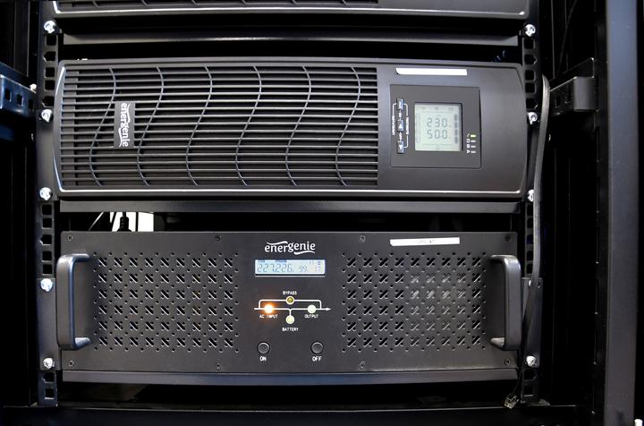 Produktbild Gembird Ups rack 19" 3.4u 1500va 4xiec 230v out iec14 in rj11 usb lcd - (Offline-) USV (1500 VA, 900 W, Standby USV)