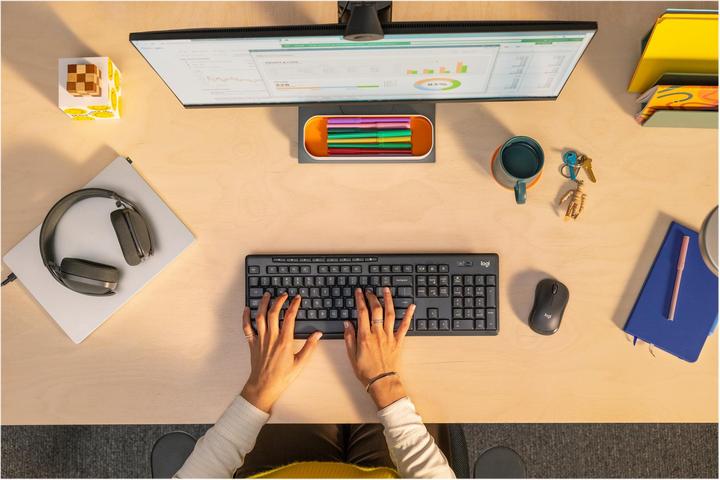 Actual product image Logitech MK370 Combo (Eng. Int., Cable)