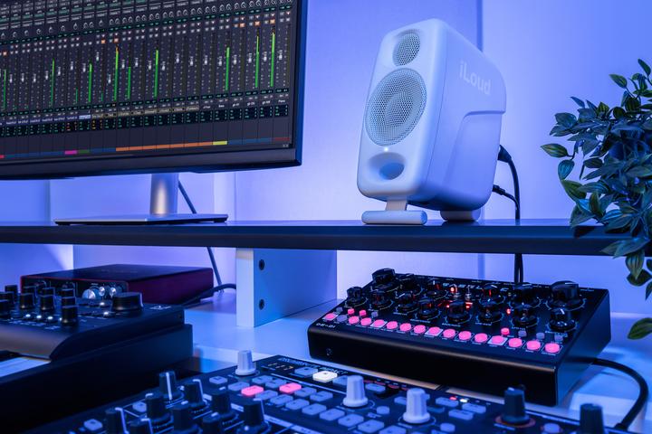 Actual product image IK Multimedia iLoud Micro Monitor Pro Single (Active, 1 pc., 1x 50 W)