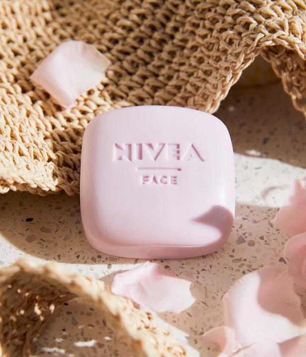 Actual product image NIVEA Magic Bar Radiant (Soap)