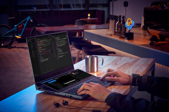 Image du produit ASUS ROG Zephyrus Duo 15 (15.60", Core i9-10980HK, 32 Go, 2000 Go, CH)