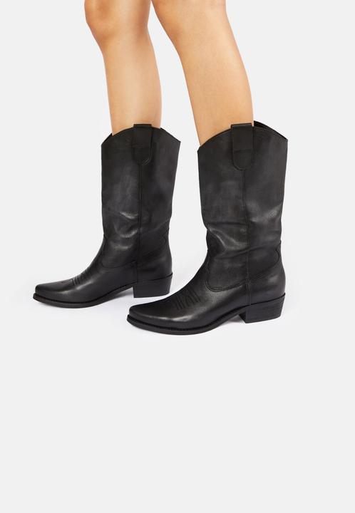 Felmini GERBERA 7962 ist ein bemerkenswerter Cowboystiefel mit mittlerer Wade, der rustikalen Charme und raf
