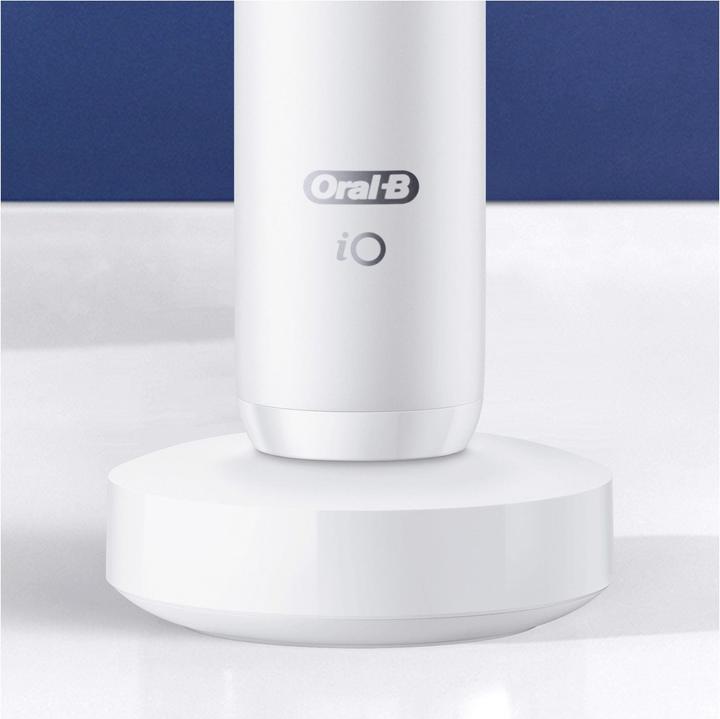 Actual product image Oral-B 8S (Oscillating toothbrush)