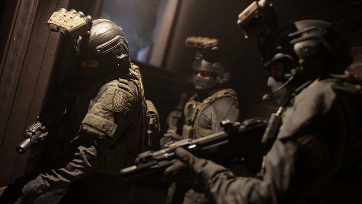 Actual product image Activision Call of Duty: Modern Warfare (PS4, EN)