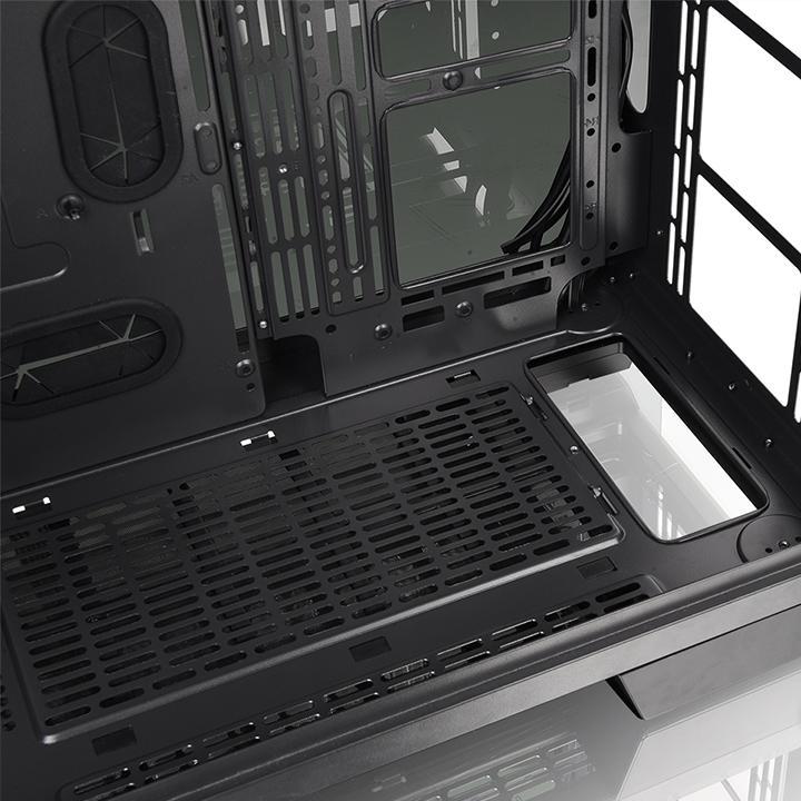 Actual product image Thermaltake View 71 TG (ATX, mATX, Mini-ITX, E-ATX)