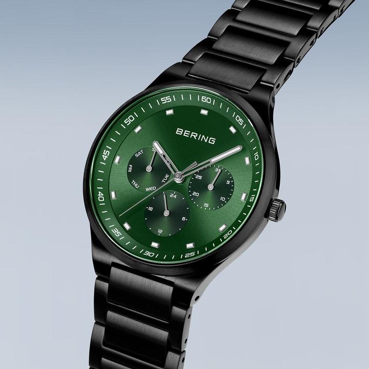Actual product image Bering Classic (Analogue wristwatch, 40 mm)