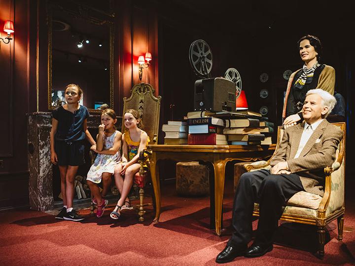 Produktbild Smartbox Eintritt für 2 Erwachsene und 2 Kinder für das Chaplin's World Museum (4 Pers.)