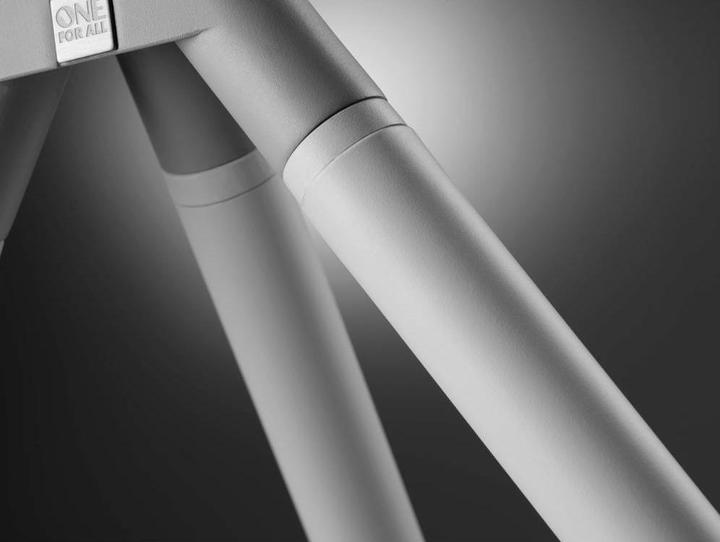 Actual product image One for All Full Metal Tripod WM7461 (Universal, 65", 30 kg)