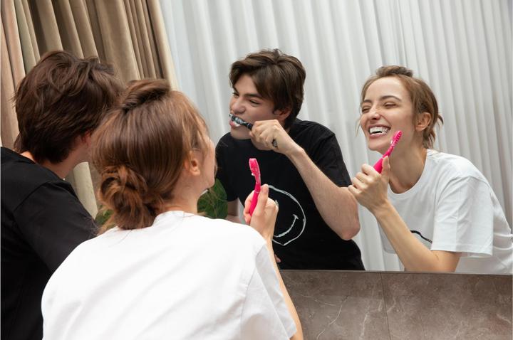 Image du produit Foreo Brosse à dents sonique Issa 3 Fuchsia (Brosse à dents sonique)