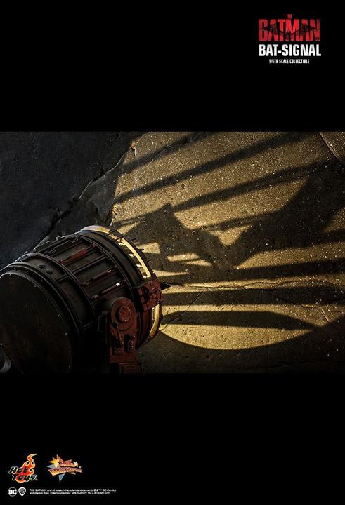 Image du produit Hot Toys The Batman Movie Masterpiece réplique 1/6 Bat-Signal 23 cm