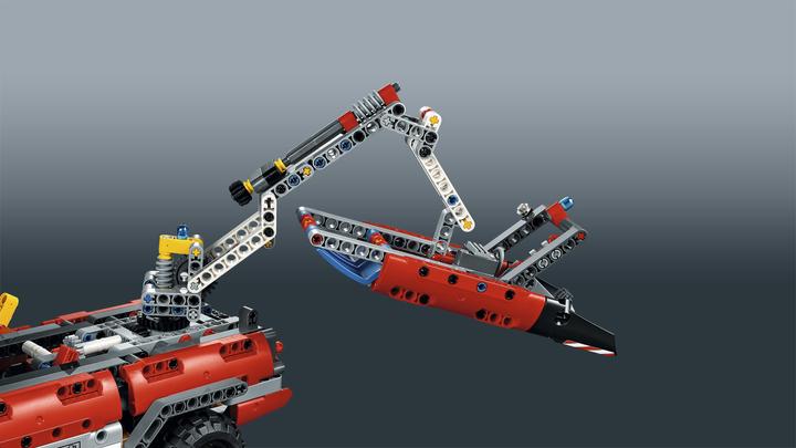 Produktbild LEGO Flughafen-Löschfahrzeug (42068, LEGO Technic)