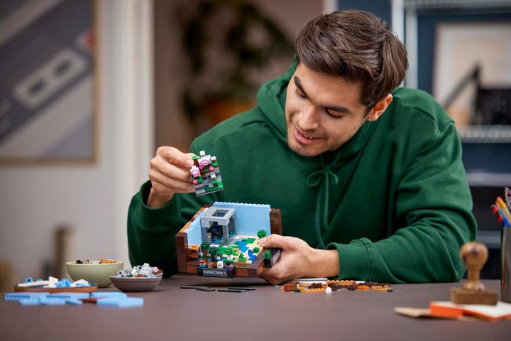 Produktbild LEGO Die Werkbank (21265, LEGO Minecraft)