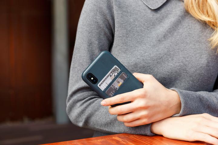 Actual product image TwelveSouth Relaxed Leather Case (Apple iPhone X)