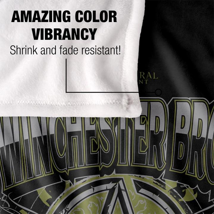 Produktbild Supernatural Decke Winchester Bros (152 x 127 cm)