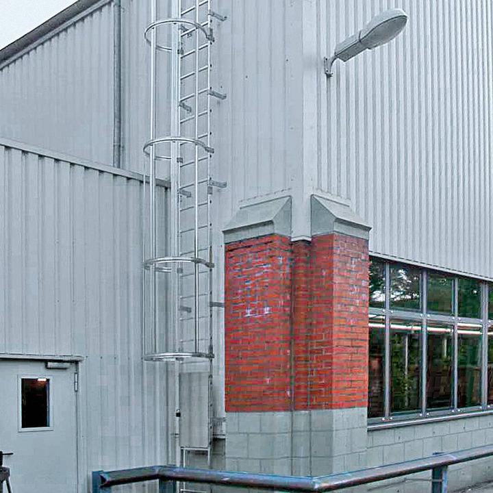 Produktbild Munk Mehrzügige Steigleiter mit Rückenschutz (Bau) Aluminium eloxiert 16,32m (Mehrzweckleiter, 1632 cm)