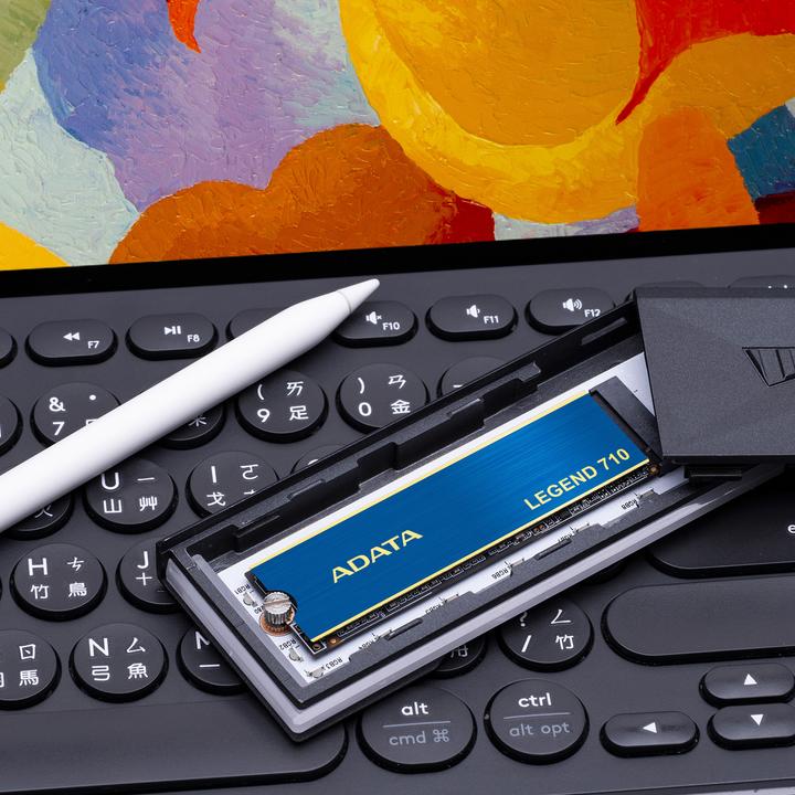 Actual product image Adata Legend 710 (512 GB, M.2 2280)
