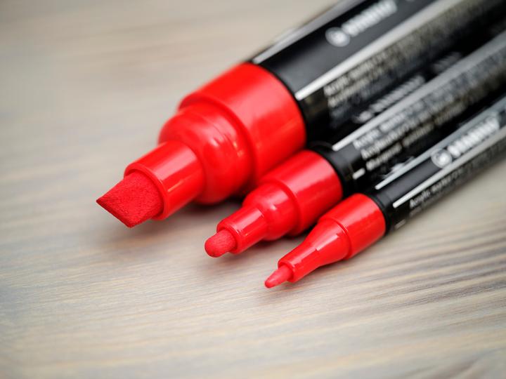 Image du produit STABILO Marqueurs acryliques - FREE Acrylic - T800C pointe biseautée 4-10mm - stylo simple - noir (Noir, 10 mm, 1 x)