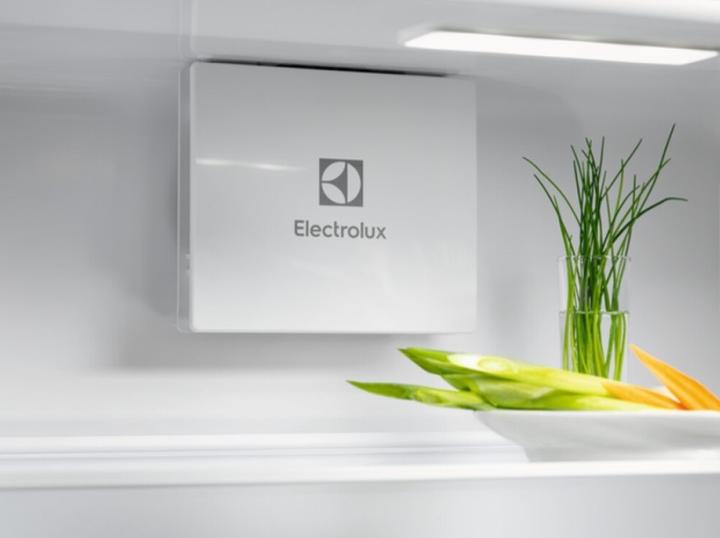 Immagine prodotto Electrolux Chłodziarko-zamrażarka LNG7TE18S (256 l)