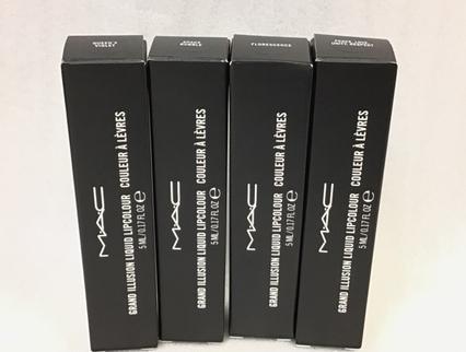 Produktbild MAC Cosmetics Grand Illusion Glossy Liquid Lipcolour (Space Bubble)
