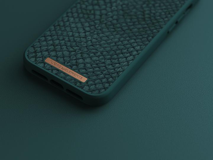 Immagine prodotto Njord Custodia rigida Salm.Leather Magsafe verde (Apple iPhone 14 Plus)