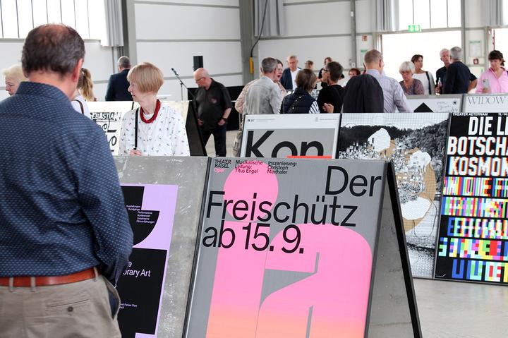 Produktbild 100 Beste Plakate 23 (Deutsch, Studio Es, 100 Beste Plakate e. V., 2024)