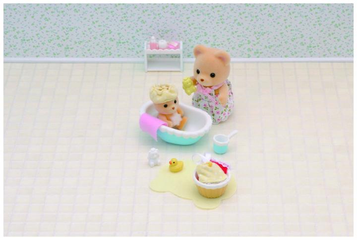 Produktbild Sylvanian Families Baby Bath Time