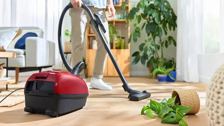 Produktbild Bosch Hausgeräte Serie 4 BGB38RD2 Staubsauger 4 l Zylinder-Vakuum Trocken 600 W Staubbeutel