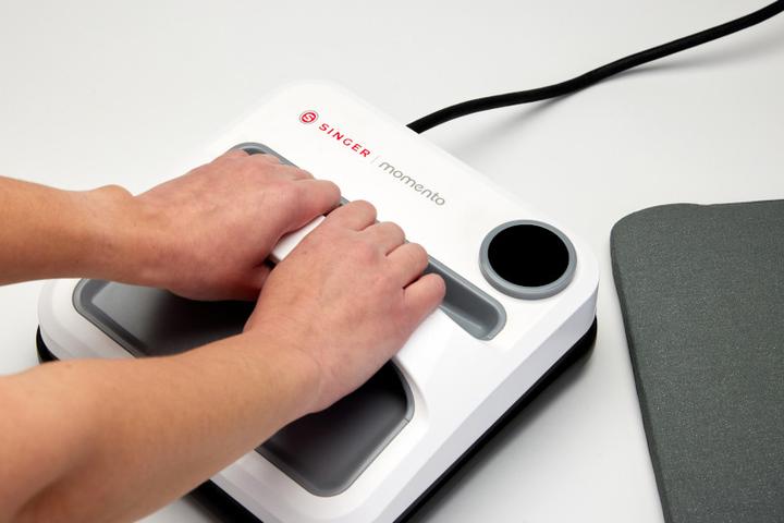 Actual product image Singer momento™ Square Press