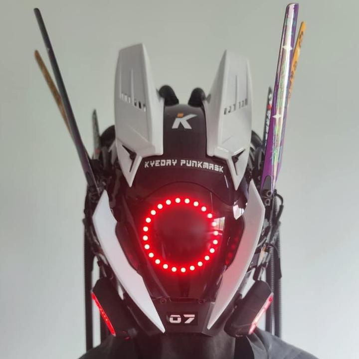 Actual product image Out of the blue Science-Fiction Maske, Samurai-Maske, Punk Maske mit Multicolor LED Lichter und Zubehör