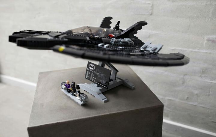 Actual product image LEGO 1989 Batwing (76161, LEGO DC, LEGO Rare Sets)