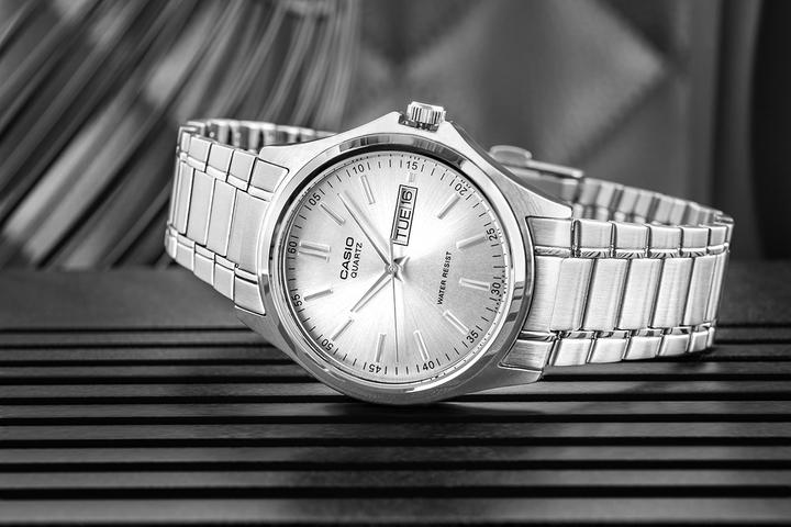 Immagine prodotto Casio MTP-1239D-7A (Orologio da polso analogico, 39 mm)