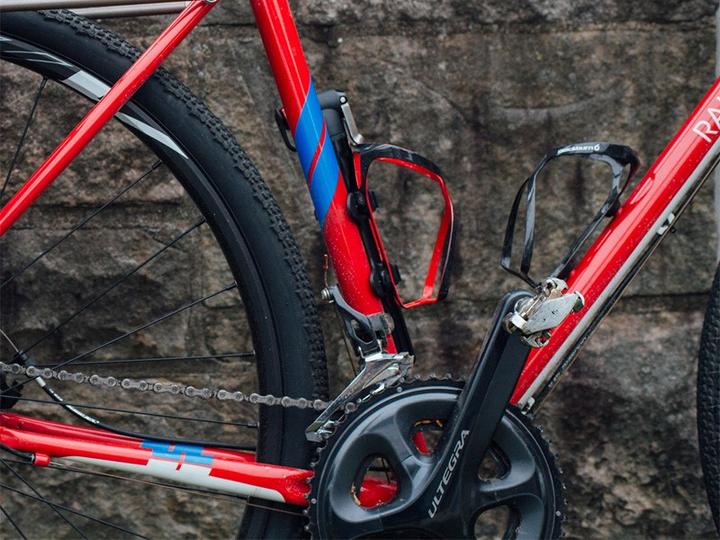 Actual product image Blackburn Cinch Carbon Cage