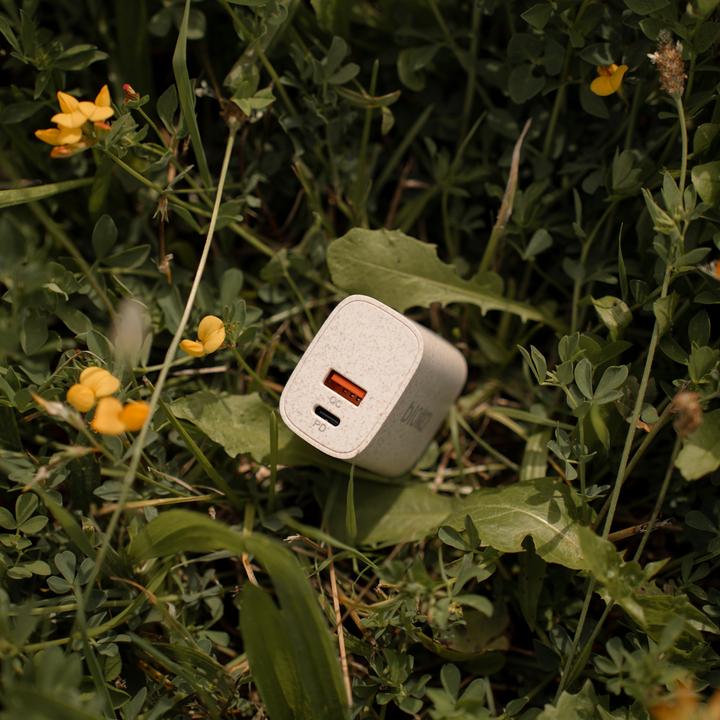 Actual product image Bioka Double Adapter 20W Biodegradable Eco-friendly USB-C Power Delivery (20 W)