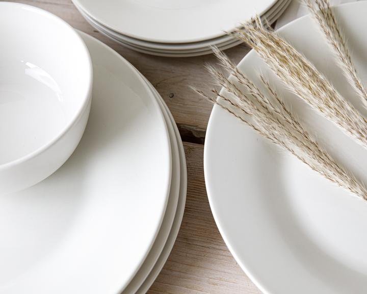 Mikasa Twelve Piece Porcelain Dinnerware Set (12 Stück)