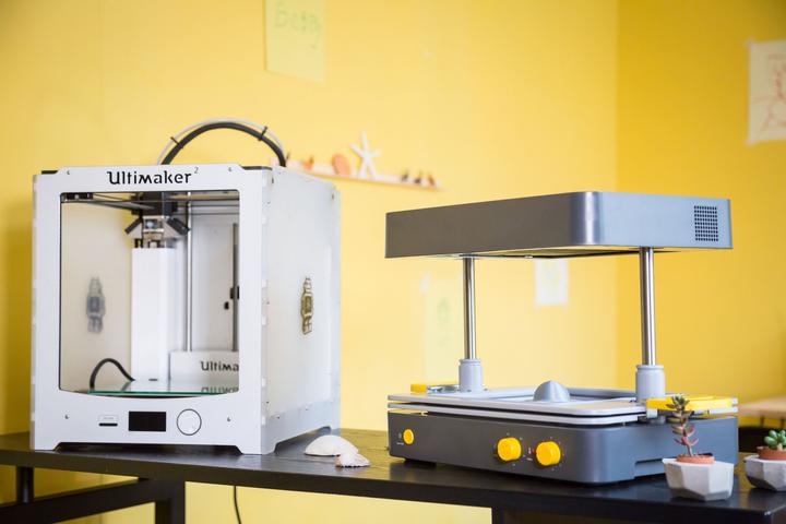 Actual product image Mayku FormBox