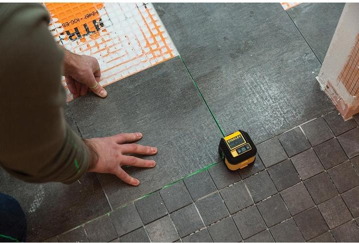Actual product image Black & Decker Compact cross and line laser